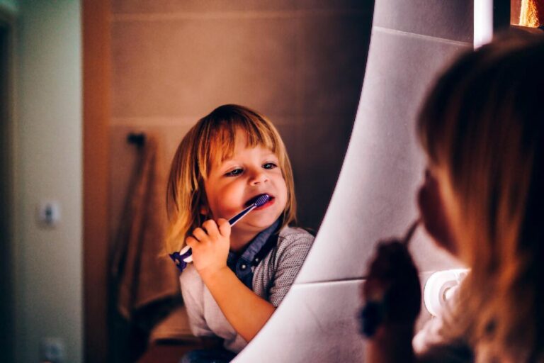 Brushing children's teeth