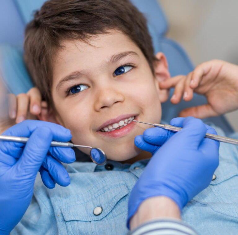 Luxació o desplaçament dental infantil